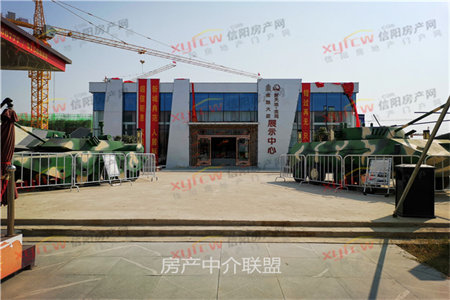 东晟小区3室2厅1卫109m2中装带车库装修分期低费用